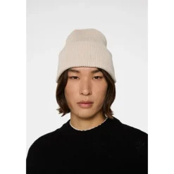 Karlos  Beanie Moonbeam